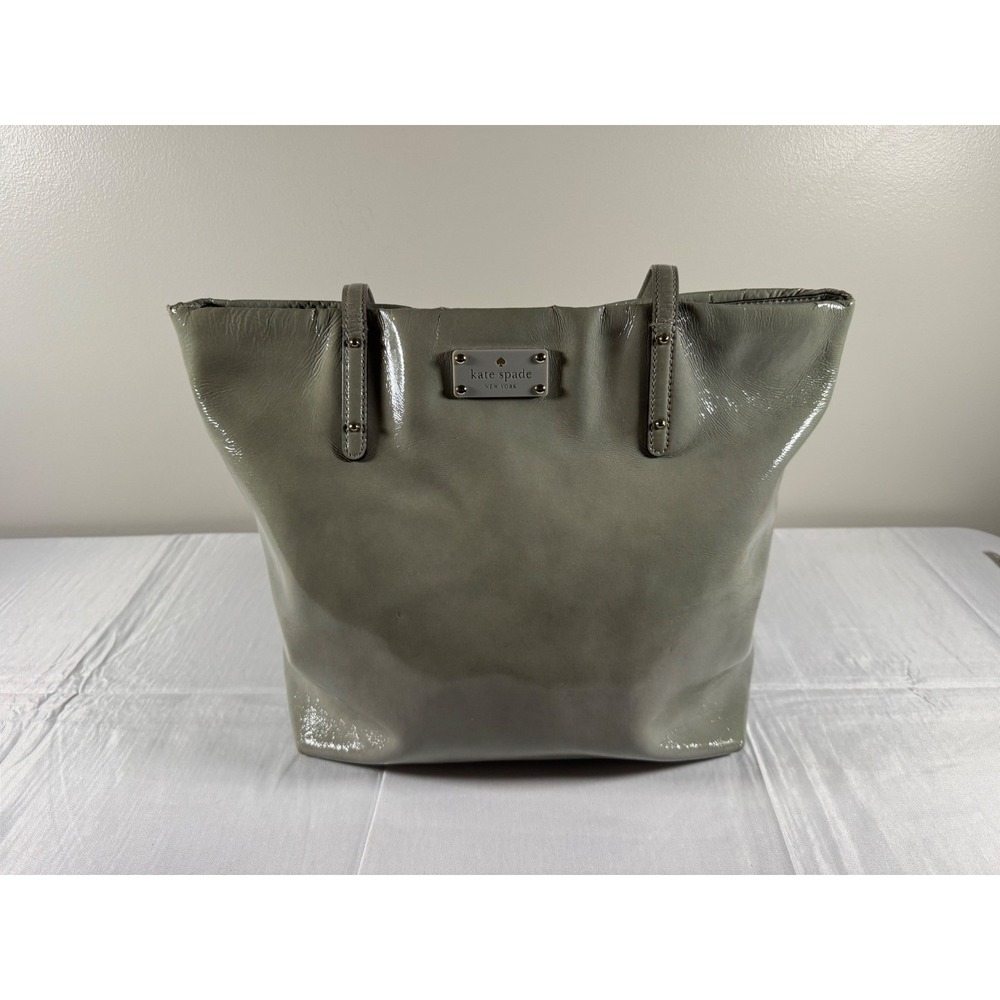 Kate Spade New York Grey Patent Leather Tote Bag Polka Dot Lining Shoulder Bag